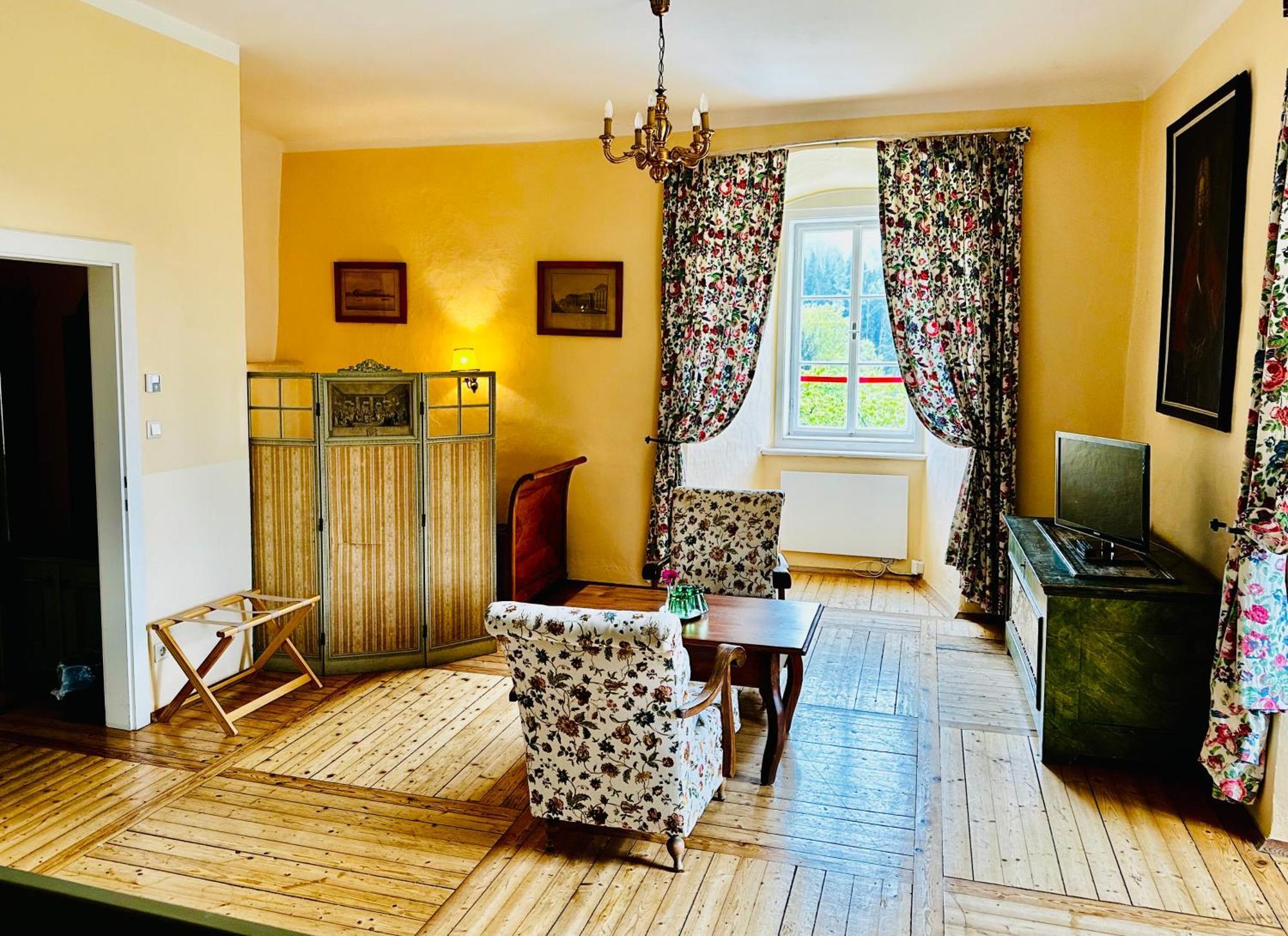 Schloss Moosburg Gaestehaus Zewnętrze zdjęcie